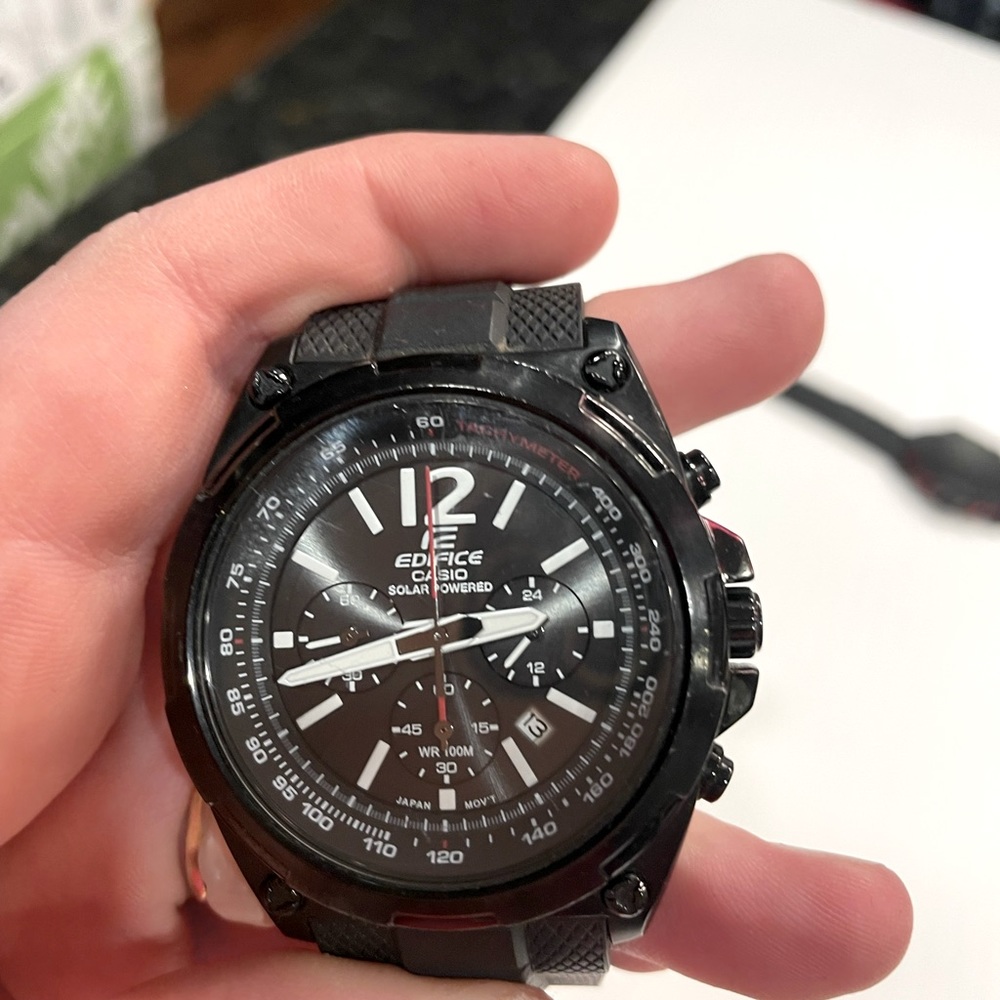 EDIFICE
CASIO
SOLAR Powered.
